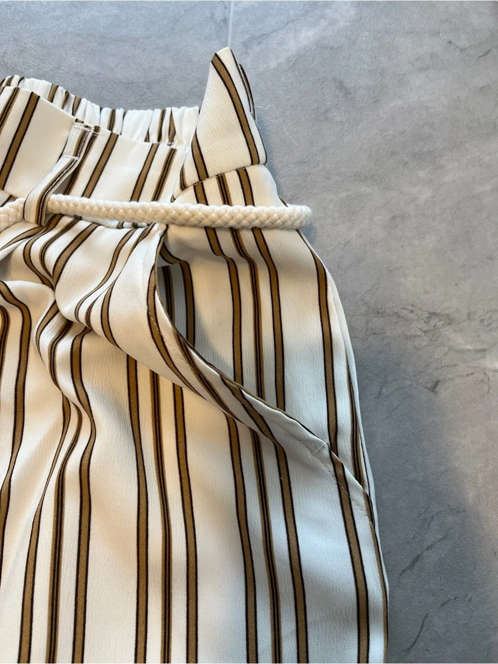 Joie Women White and brown Stripe Drawstring Bermuda Shorts Size M casual